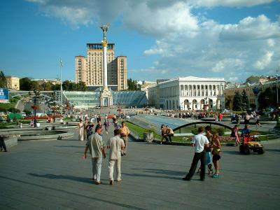 Панорама Майдана Незалежности со стороны Лядских ворот